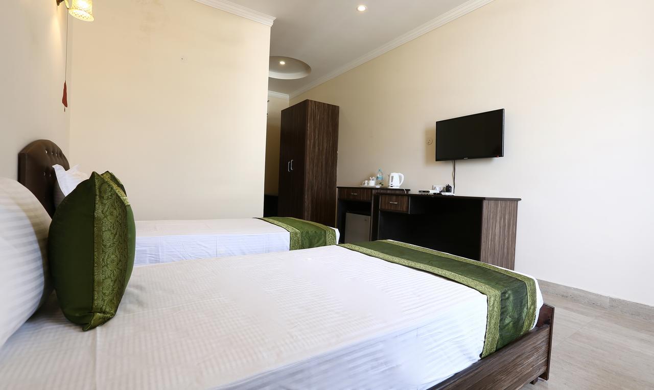 Hotel Treebo Blessing Bells Dehradun Exterior foto