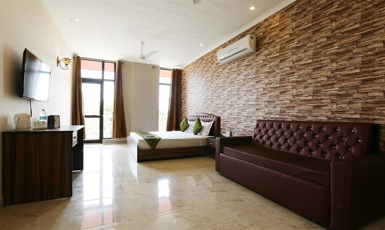 Hotel Treebo Blessing Bells Dehradun Exterior foto